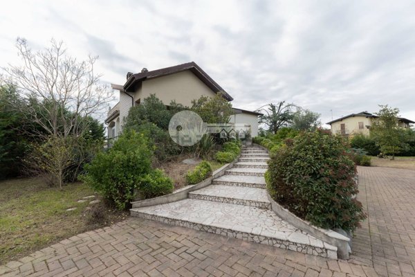 casa indipendente in vendita a Leno