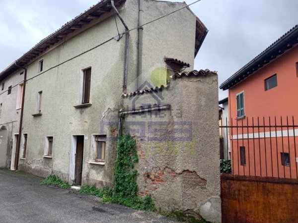 casa indipendente in vendita a Leno