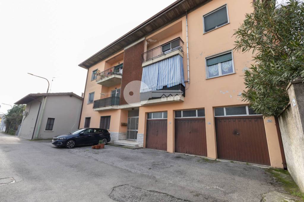 appartamento in vendita a Leno