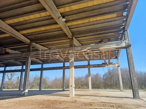 capannone in vendita a Leno