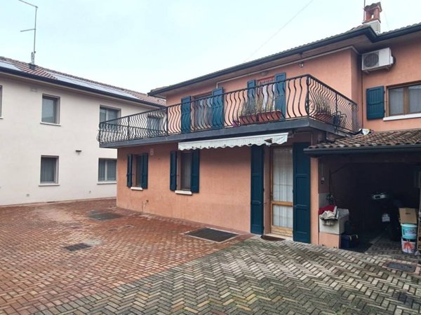 casa indipendente in vendita a Leno