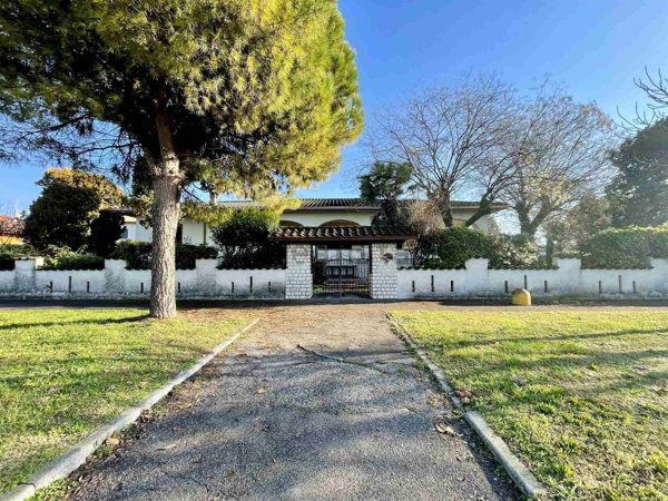 casa indipendente in vendita a Leno