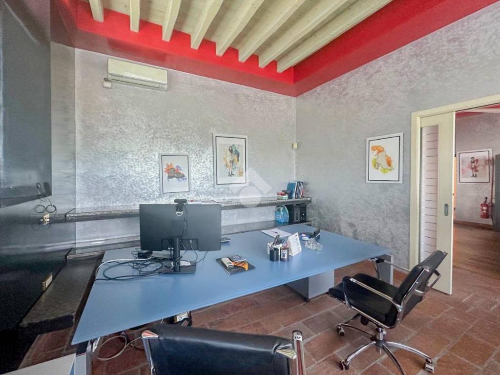 capannone in vendita a Leno