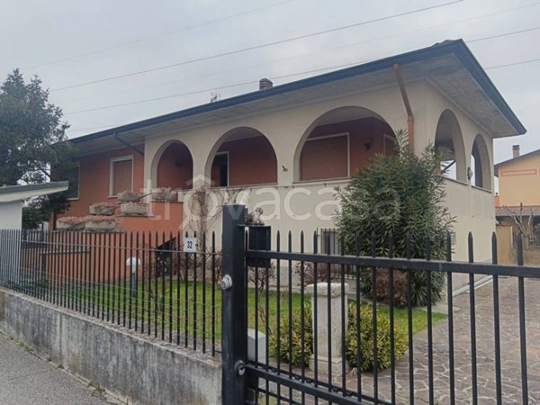 casa indipendente in vendita a Leno