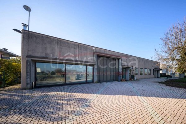 locale commerciale in vendita a Leno in zona Porzano