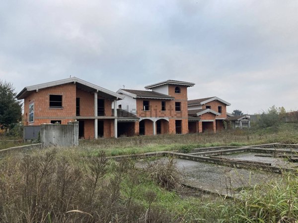 casa indipendente in vendita a Leno