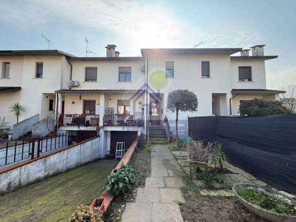 casa indipendente in vendita a Leno