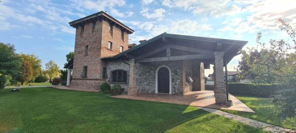 casa indipendente in vendita a Leno