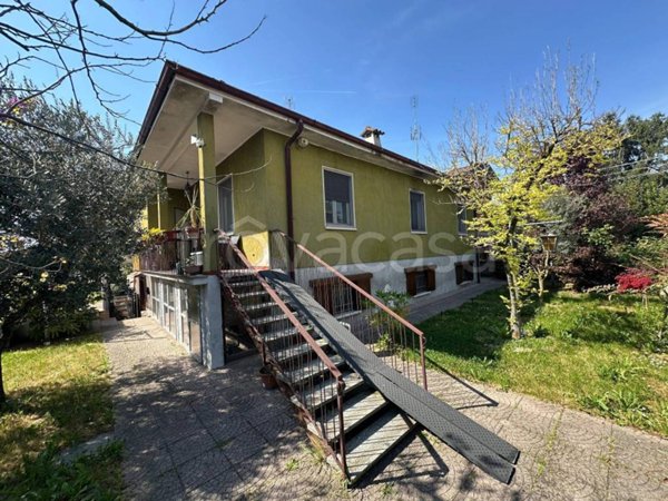 casa indipendente in vendita a Leno