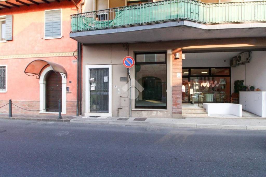 negozio in vendita a Leno