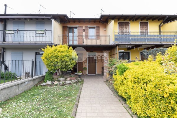 casa indipendente in vendita a Leno