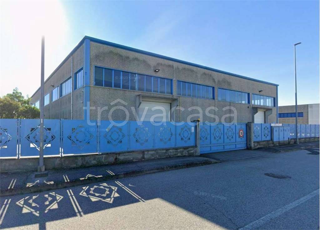 locale commerciale in vendita a Leno