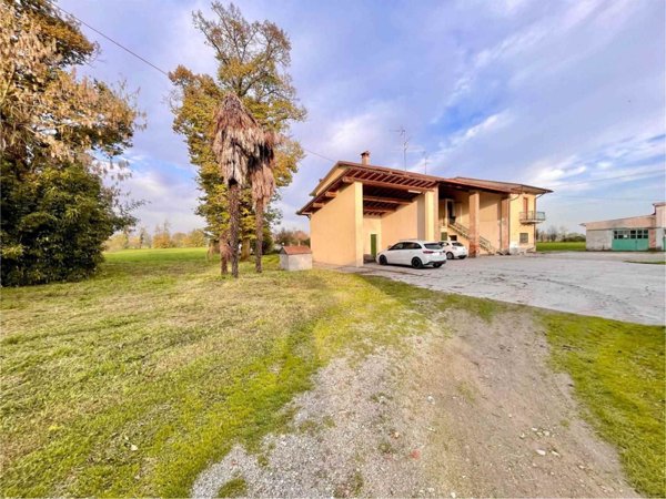 intera palazzina in vendita a Leno in zona Porzano