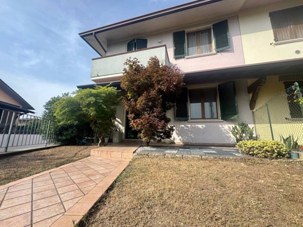 casa indipendente in vendita a Leno