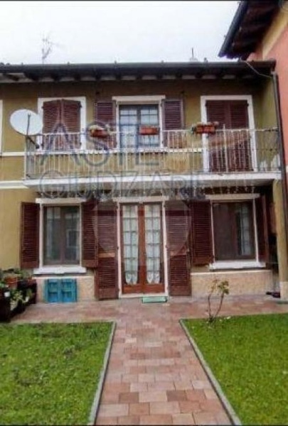 casa indipendente in vendita a Leno
