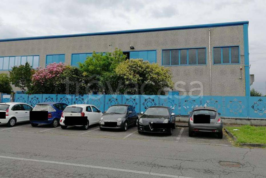 locale commerciale in vendita a Leno