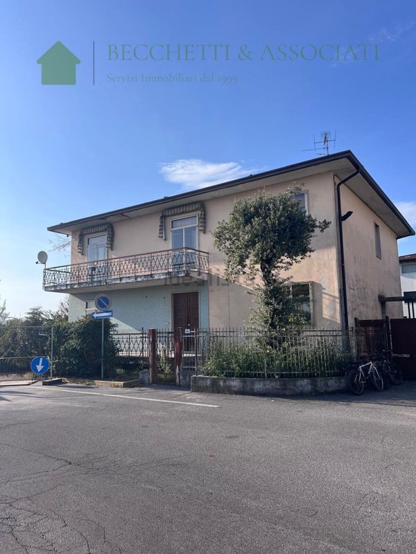 casa indipendente in vendita a Leno