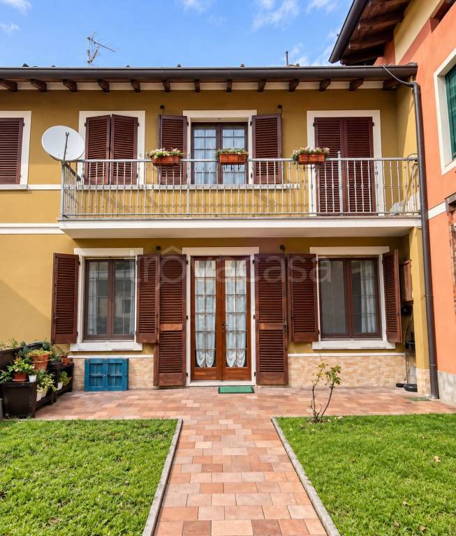 casa indipendente in vendita a Leno in zona Milzanello