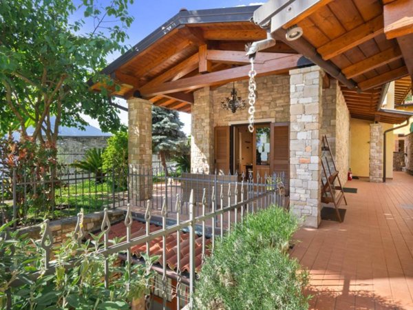 casa indipendente in vendita a Limone sul Garda