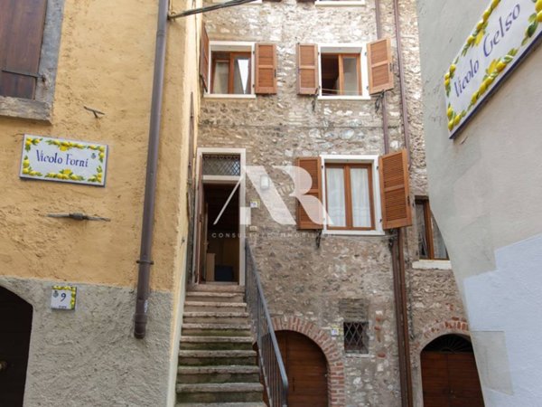 quadrivano in vendita a Limone sul Garda