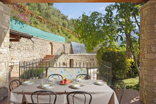 casa indipendente in vendita a Limone sul Garda