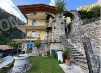 appartamento in vendita a Limone sul Garda