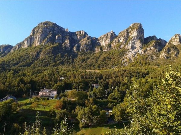 casa semindipendente in vendita a Lodrino