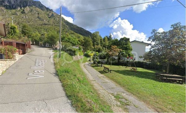 casa indipendente in vendita a Lodrino