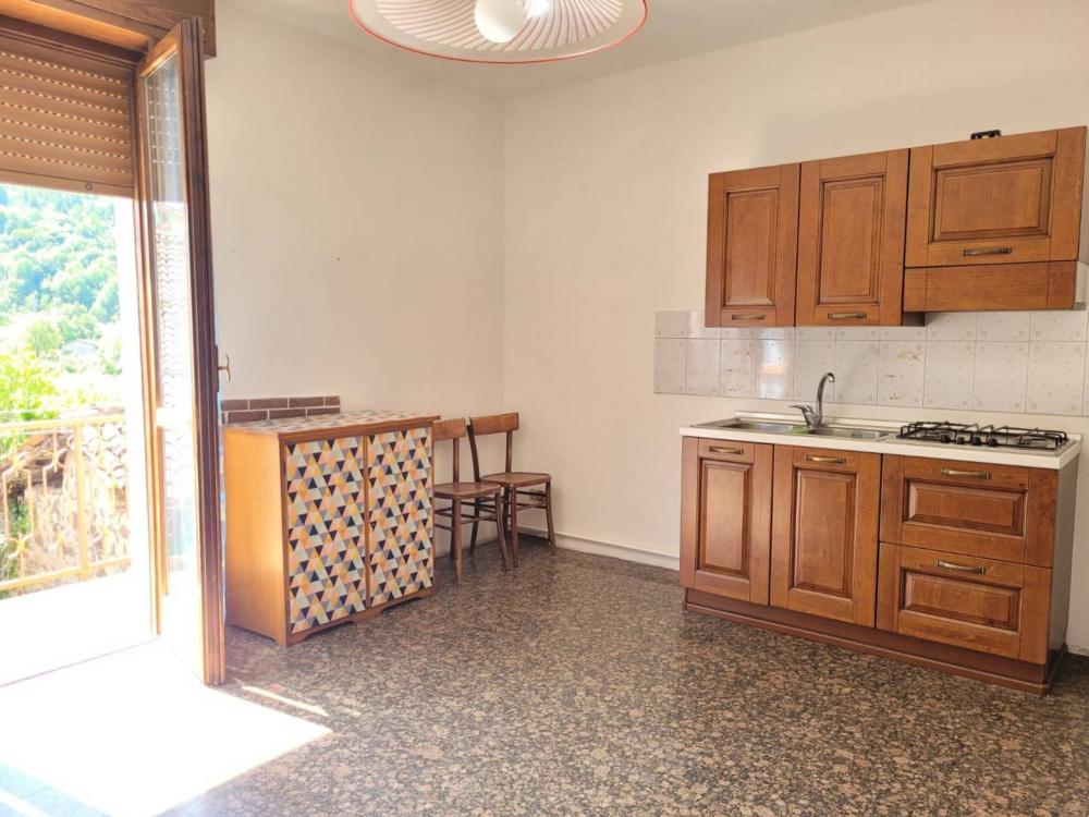 appartamento in vendita a Lodrino in zona Invico