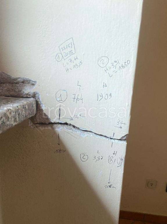 appartamento in vendita a Lodrino in zona Invico