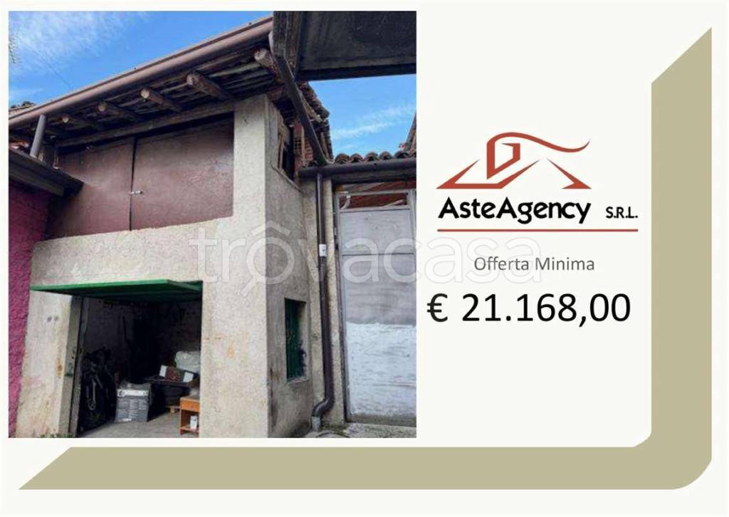 casa indipendente in vendita a Lodrino in zona Invico