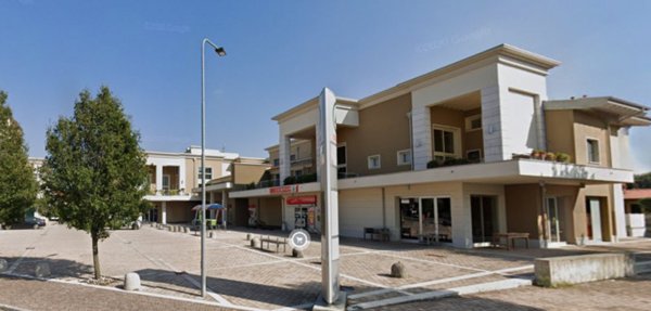 negozio in vendita a Lograto