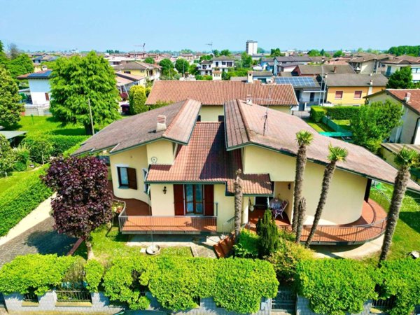 casa indipendente in vendita a Lograto