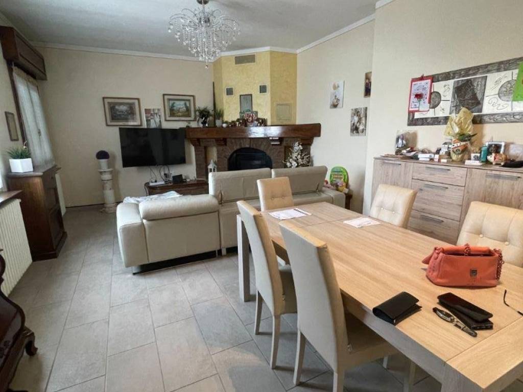 casa indipendente in vendita a Lograto