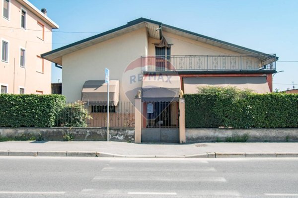 casa indipendente in vendita a Lograto