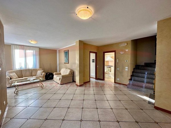 casa indipendente in vendita a Lograto