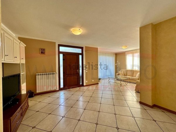 casa indipendente in vendita a Lograto