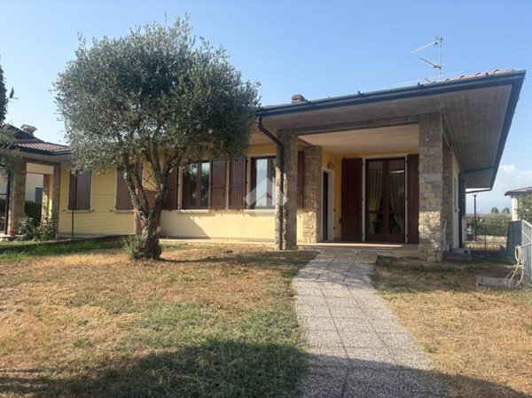 casa indipendente in vendita a Lograto