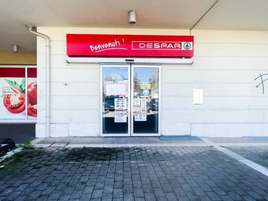 locale commerciale in vendita a Lograto
