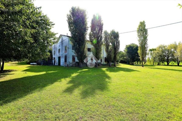 villa in vendita a Lonato del Garda in zona Maguzzano