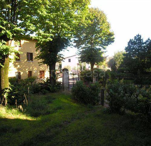 villa in vendita a Lonato del Garda in zona Centenaro