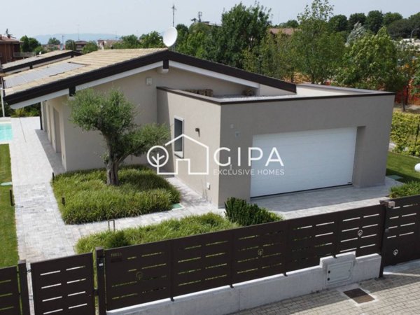 casa indipendente in vendita a Lonato del Garda