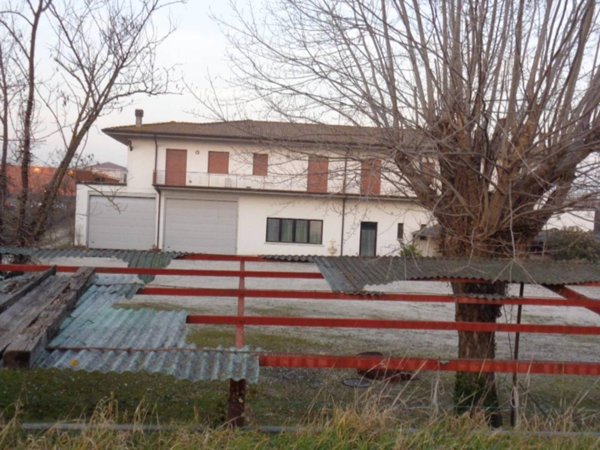 casa indipendente in vendita a Lonato del Garda in zona Brodena