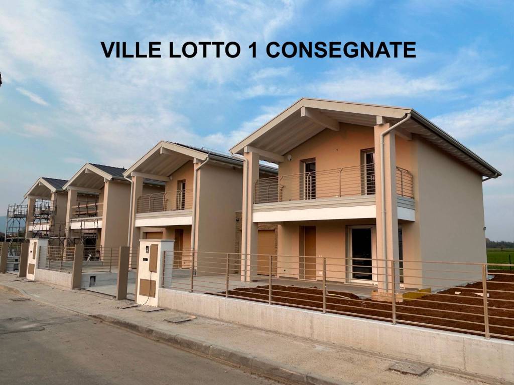 casa indipendente in vendita a Lonato del Garda in zona San Polo
