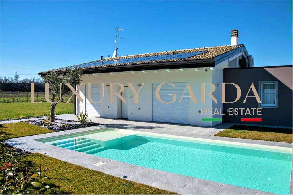 casa indipendente in vendita a Lonato del Garda in zona Bettola