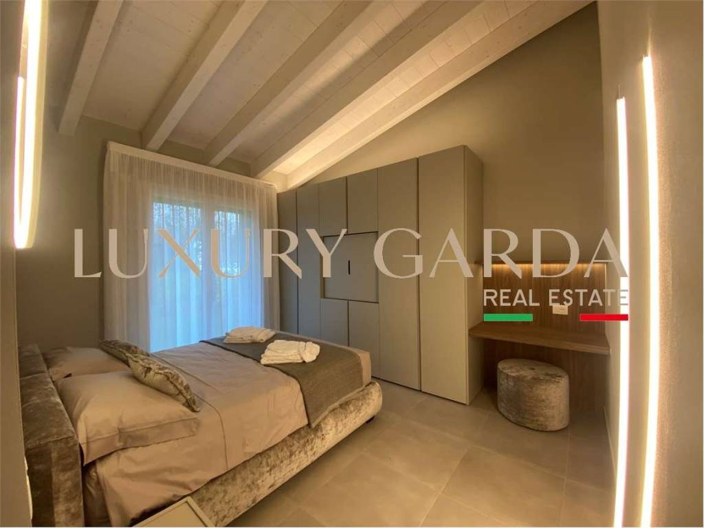 casa indipendente in vendita a Lonato del Garda in zona Bettola