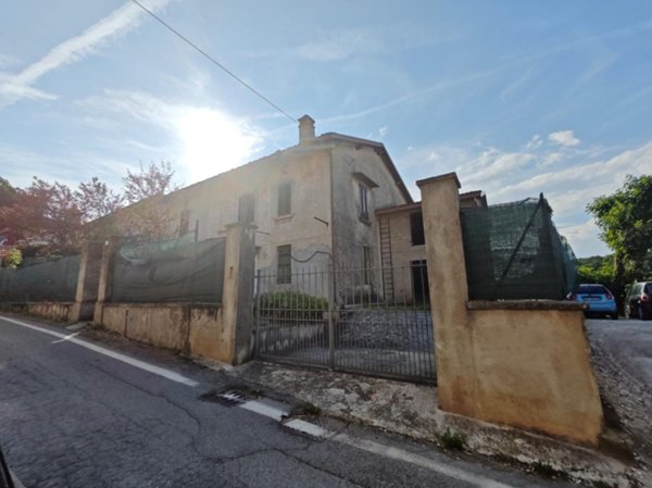 casa indipendente in vendita a Lonato del Garda