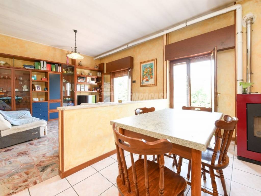 appartamento in vendita a Lonato del Garda in zona Bettola