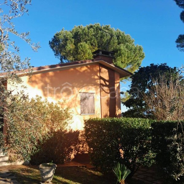 casa indipendente in vendita a Lonato del Garda in zona Barcuzzi