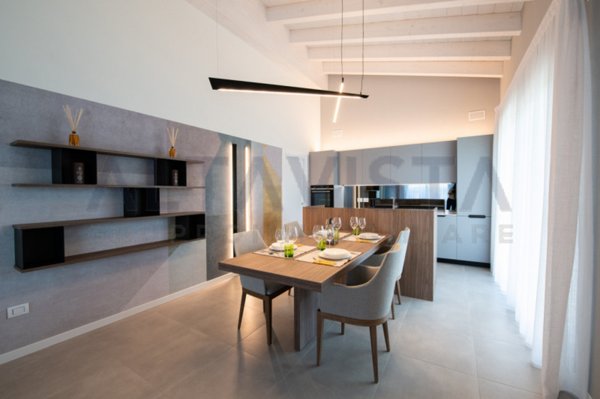casa indipendente in vendita a Lonato del Garda